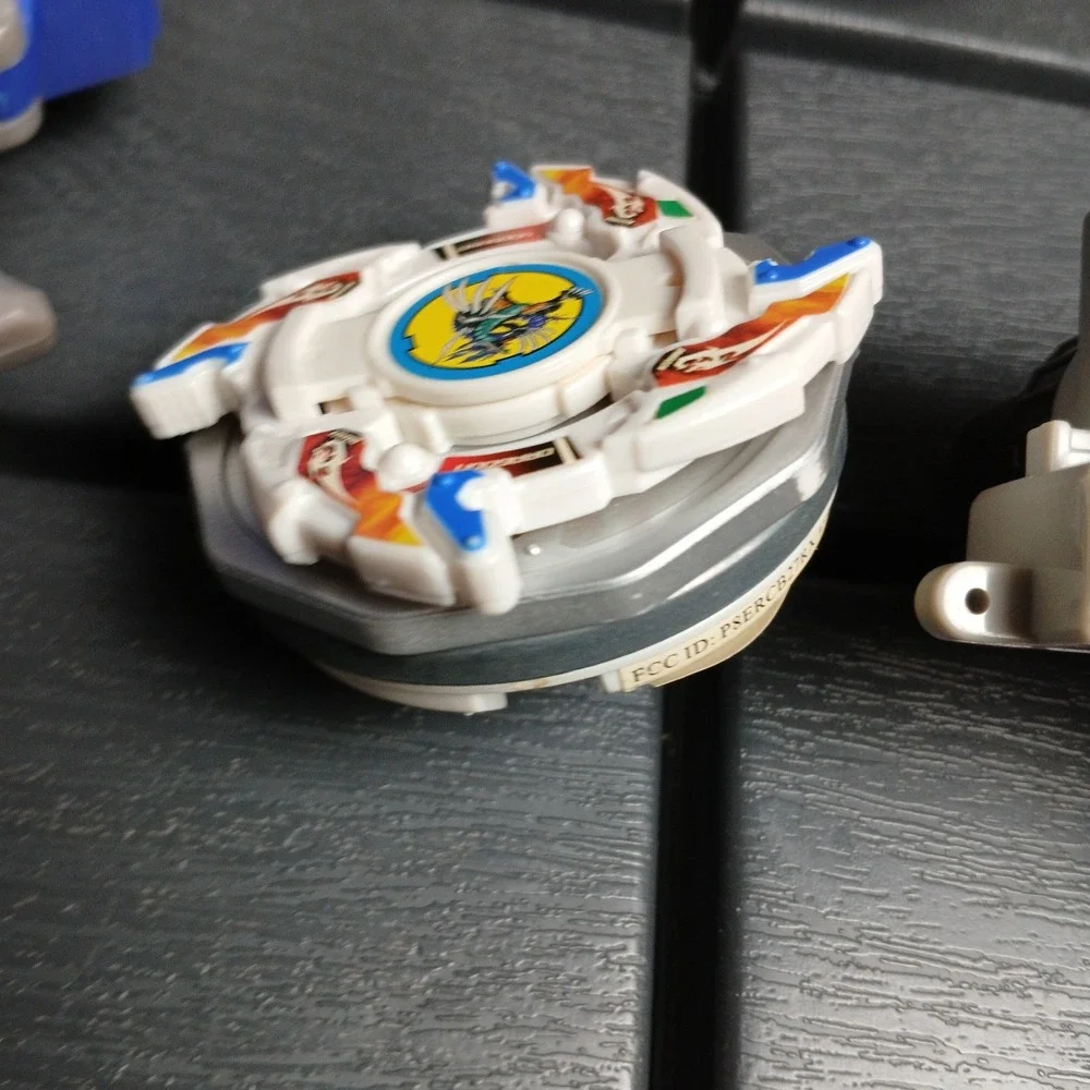 VTG White Dragoon G Tyson RC Grip Beyblade Launcher Takara V Force + Extras - ZC